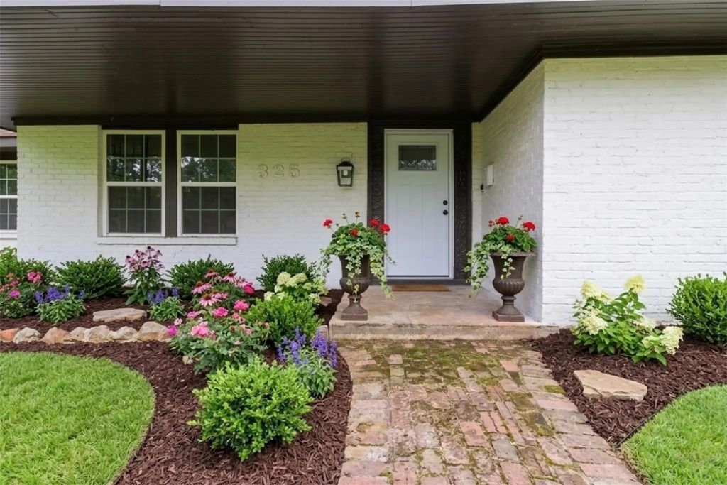 325 Sunset Boulevard, Lufkin