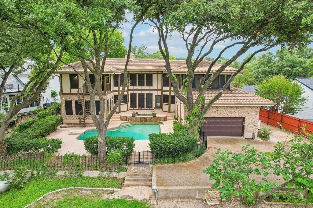 128 Sceptre Drive, Rockwall