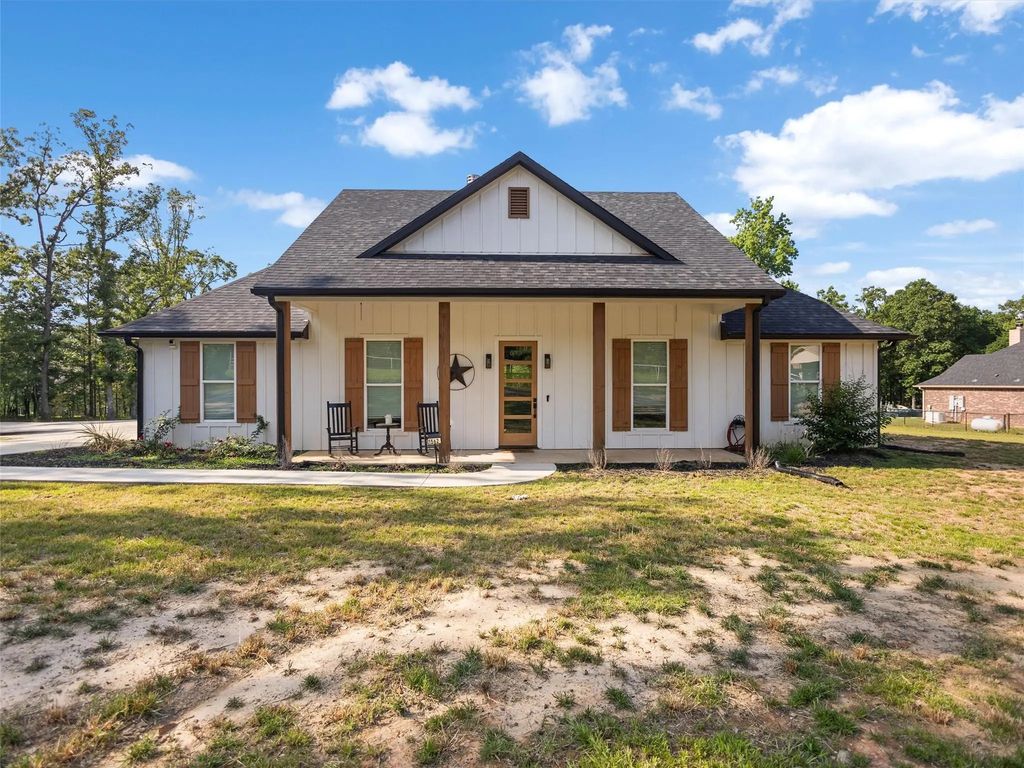 1562 N Willow Oak Road, Gladewater
