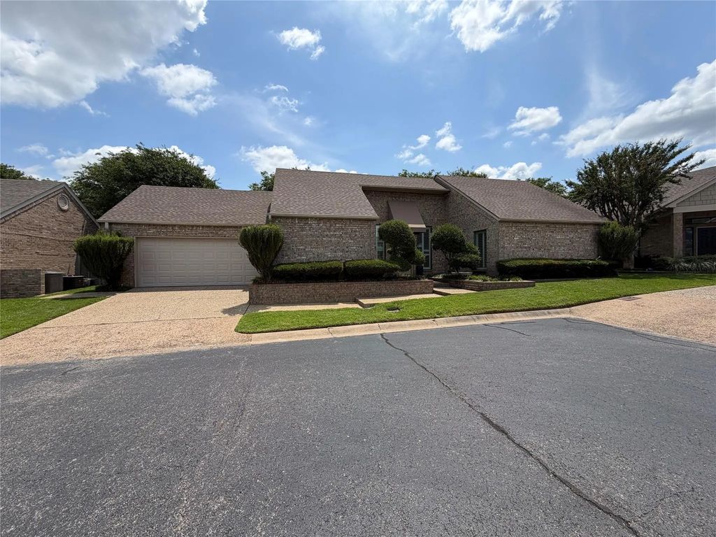 913 Wicket Court, Tyler