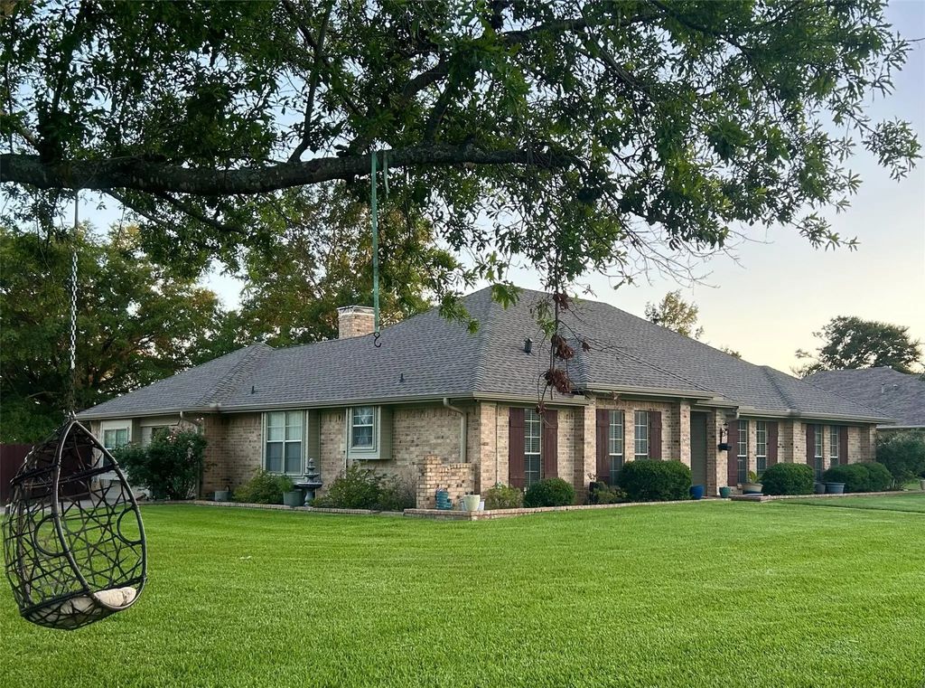 601 Highland Oaks Street, Mount Vernon