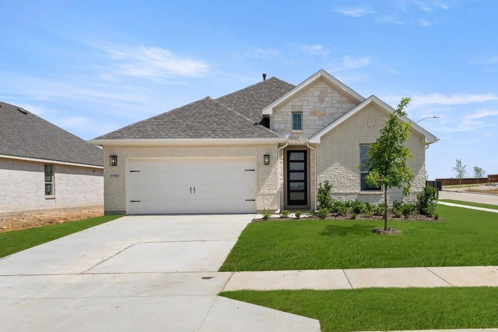 1108 Beaumont Lane, Red Oak