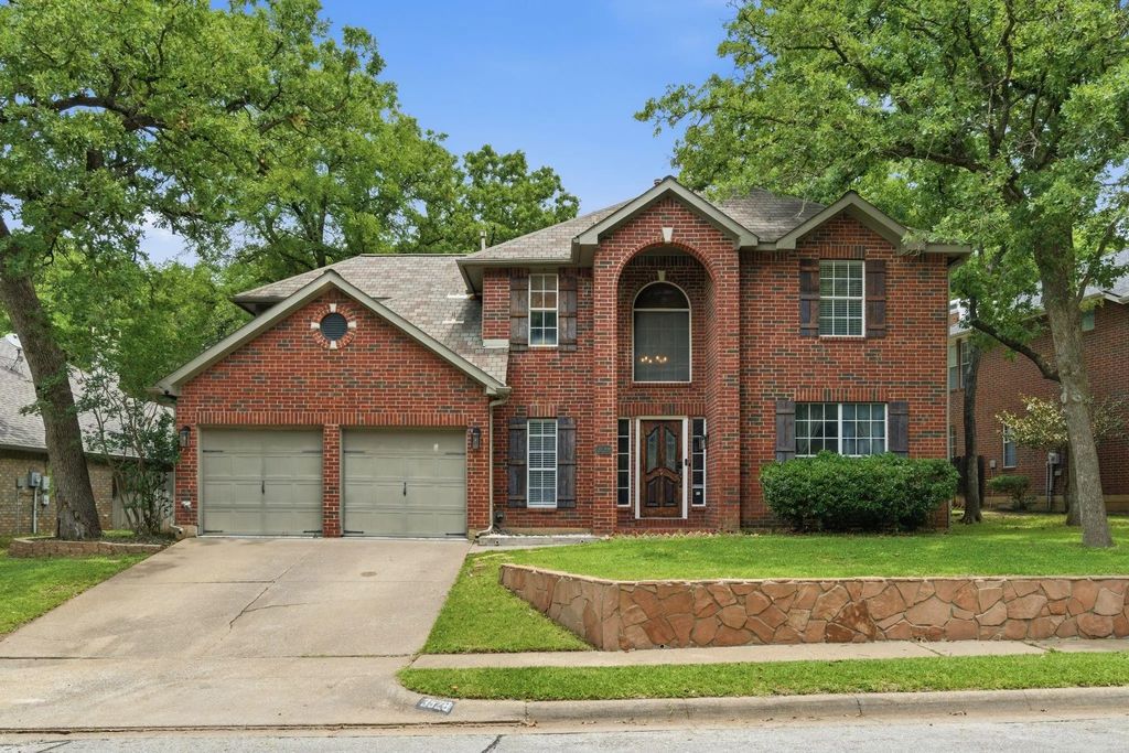 3528 Creekside Court, Bedford