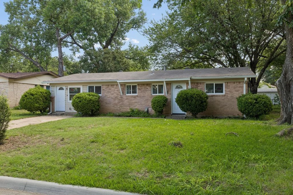 2013 Alan A Dale Road, Arlington