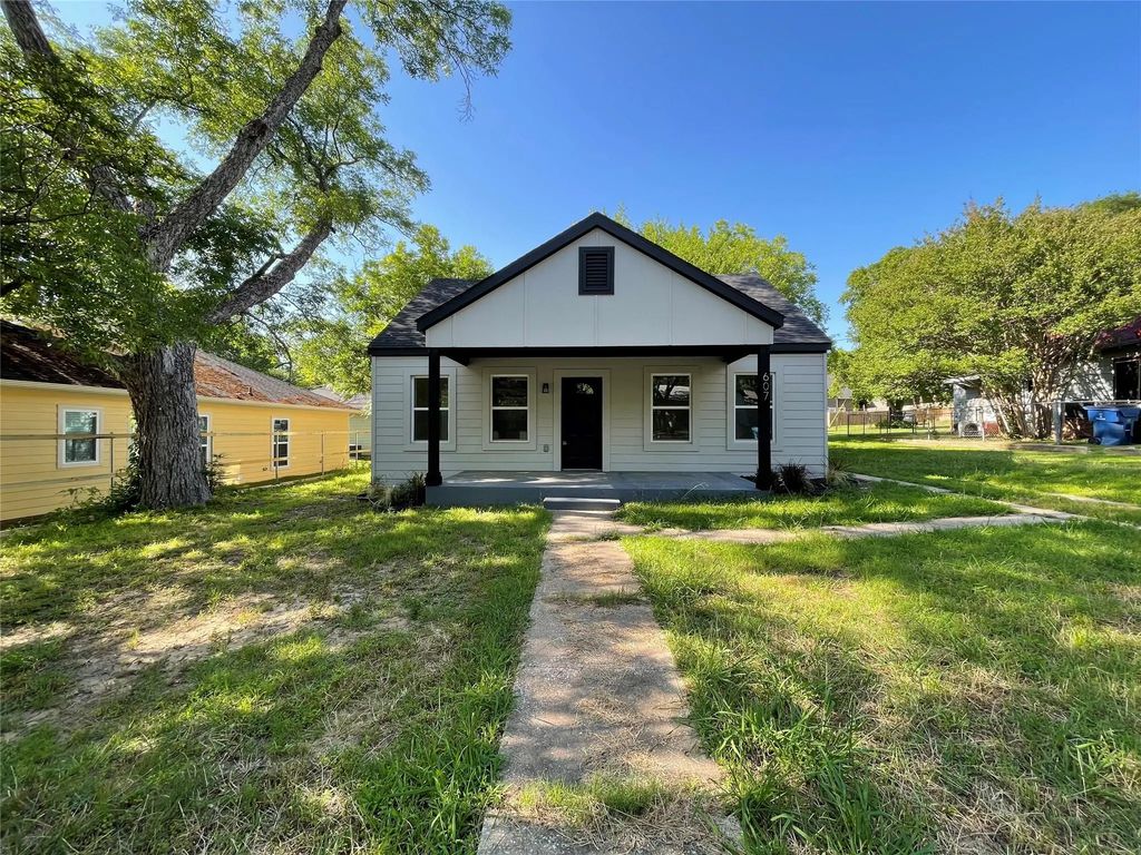 607 E Monterey Street, Denison