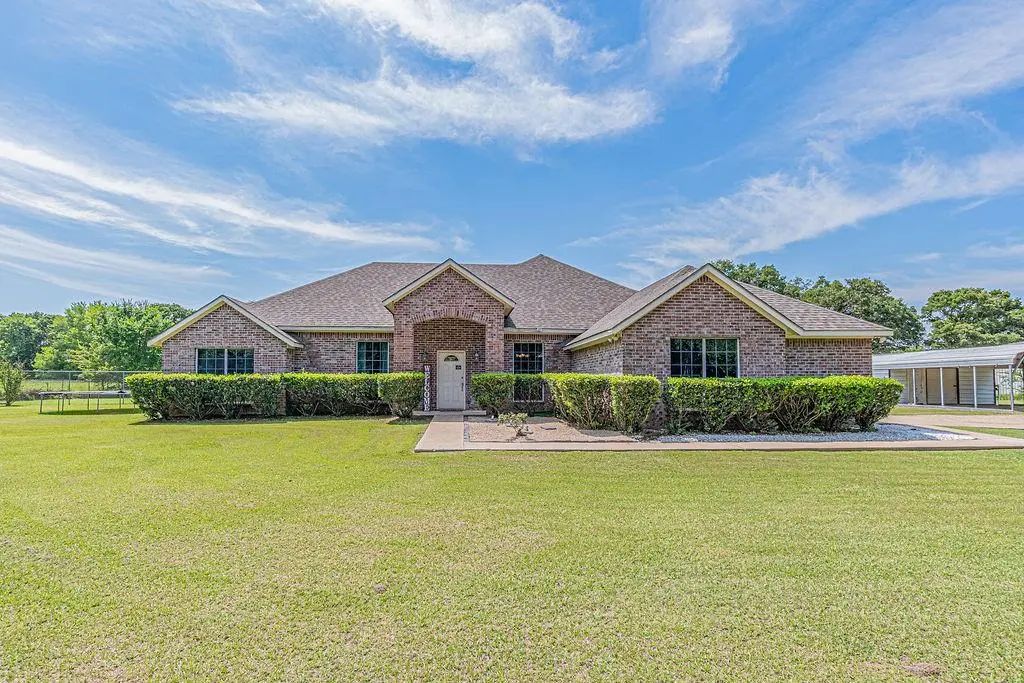 9789 S State Highway 34, Scurry