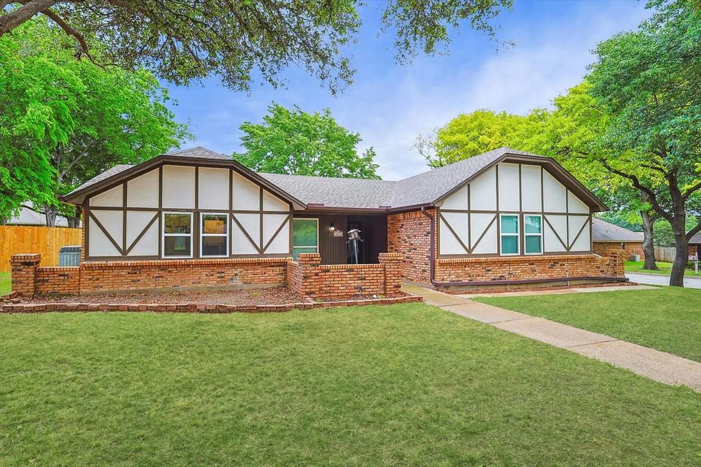 6837 Starnes Road, North Richland Hills