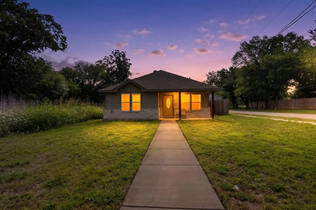3221 Gibbons Street, Greenville