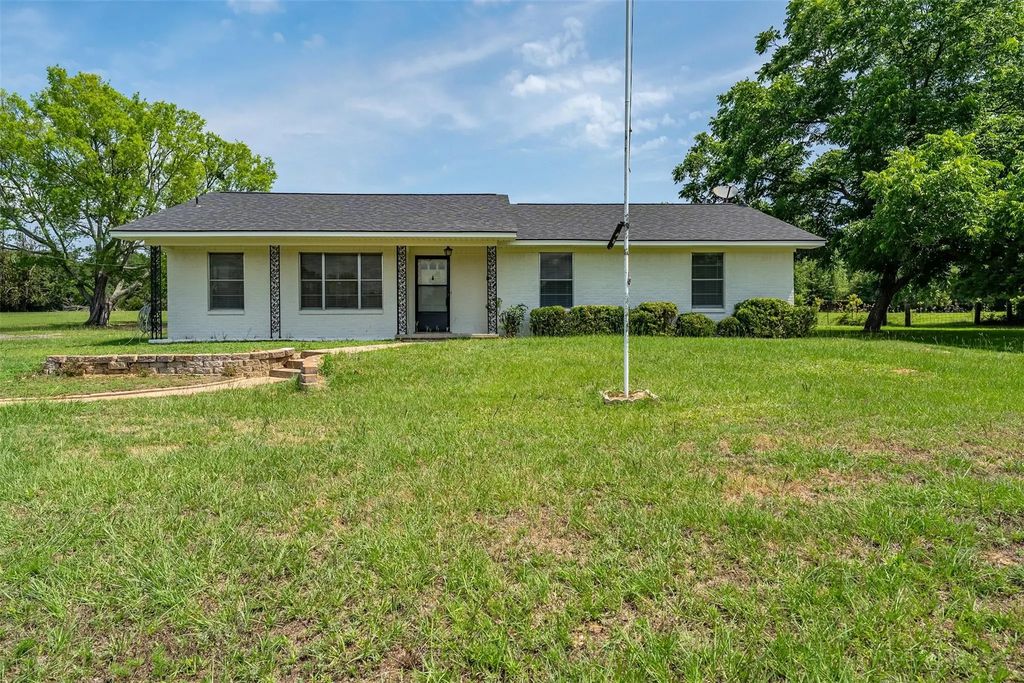 3015 E Us Highway 80, Mineola