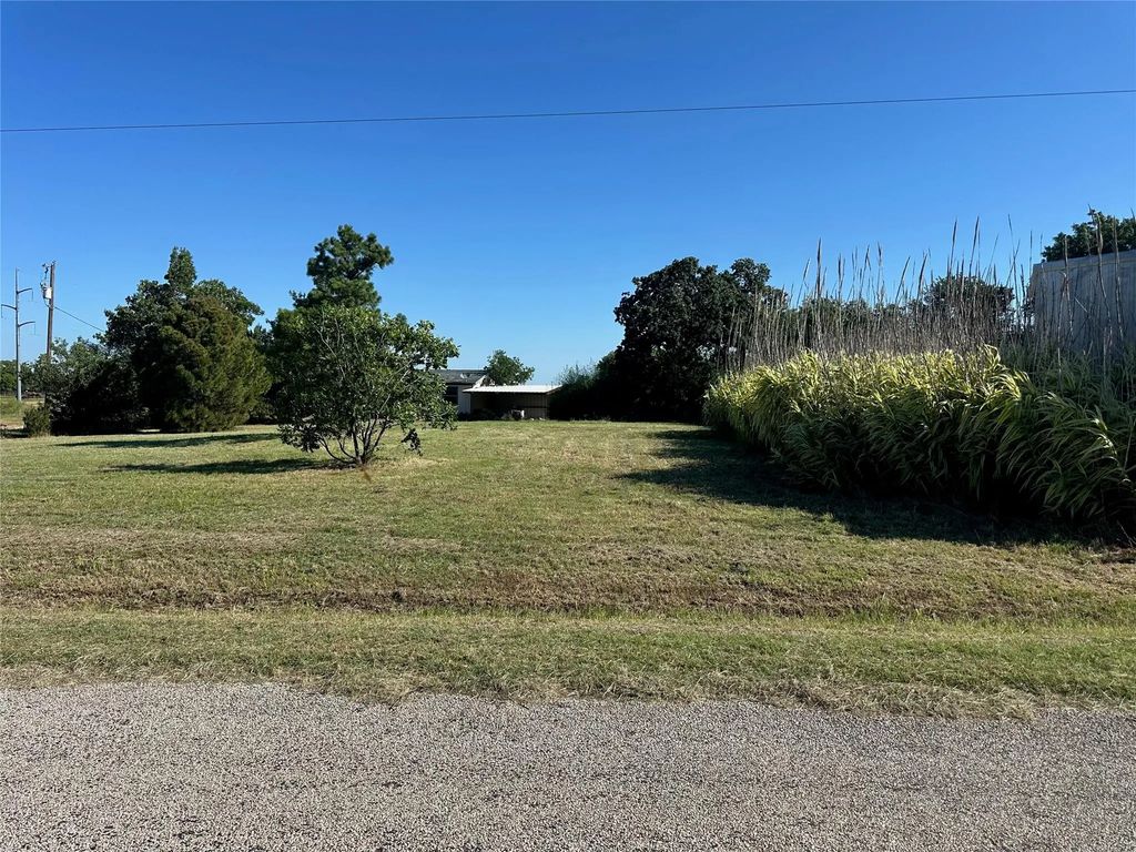 350 Division Lane, Poolville
