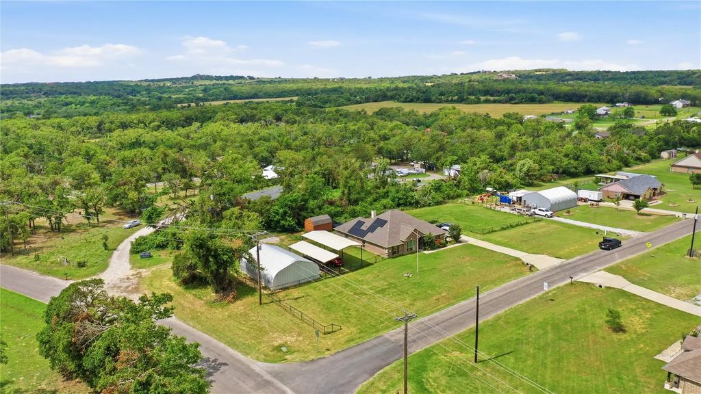 101 Hampton Lane, Springtown