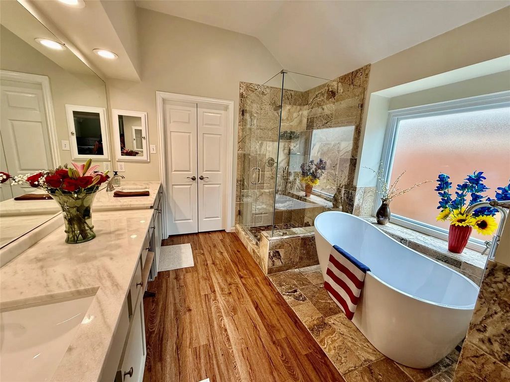 3516 Stone Creek Court, Fort Worth