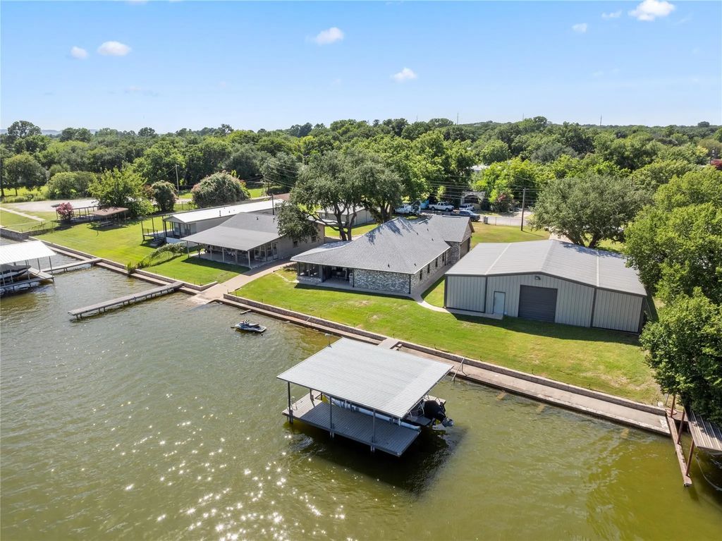 3806 And 3808 Sandy Beach Drive, Granbury