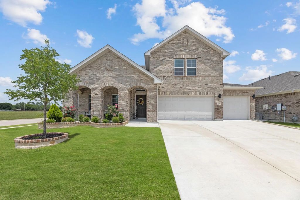 722 Cari Lane, Forney