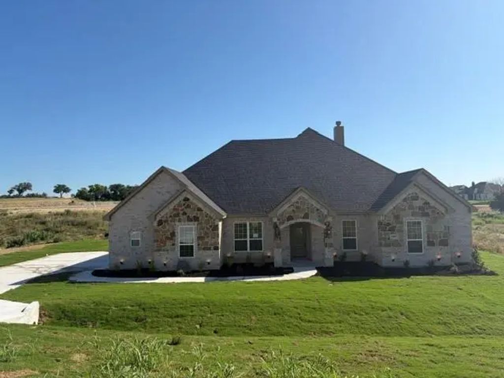 1043 Deer Island Court, Azle