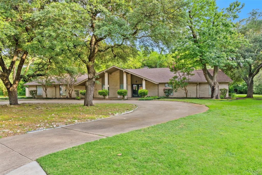 802 Rock Canyon Drive, Duncanville