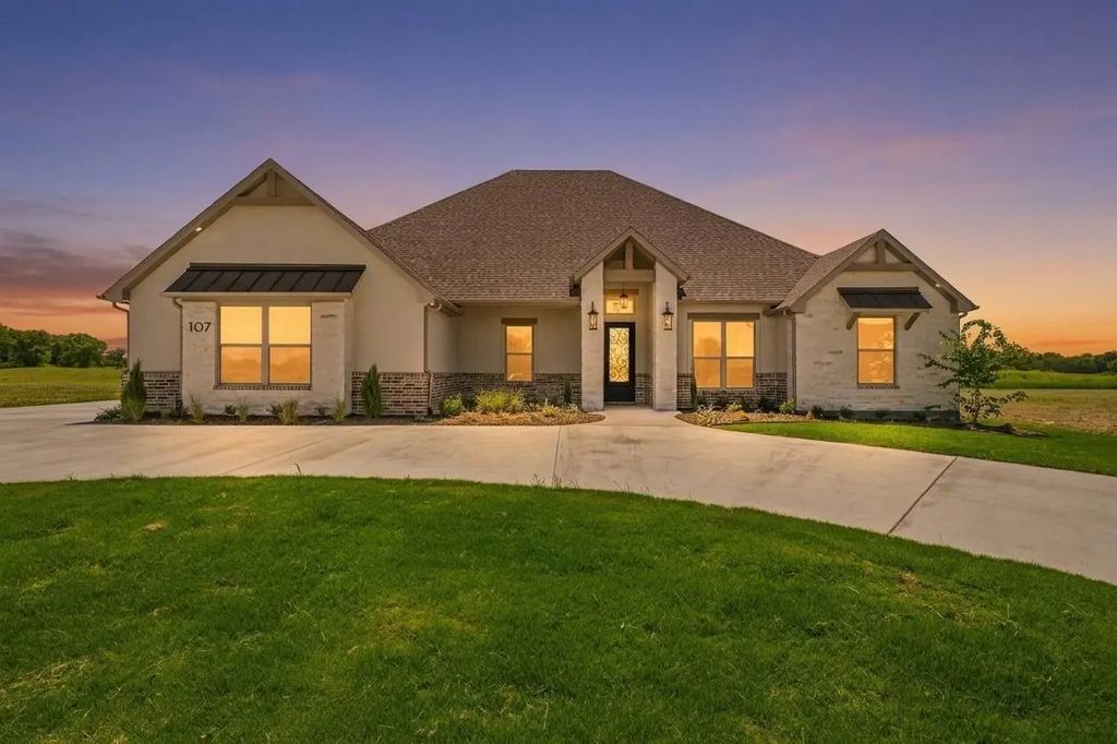 107 Eagle Court, Glen Rose