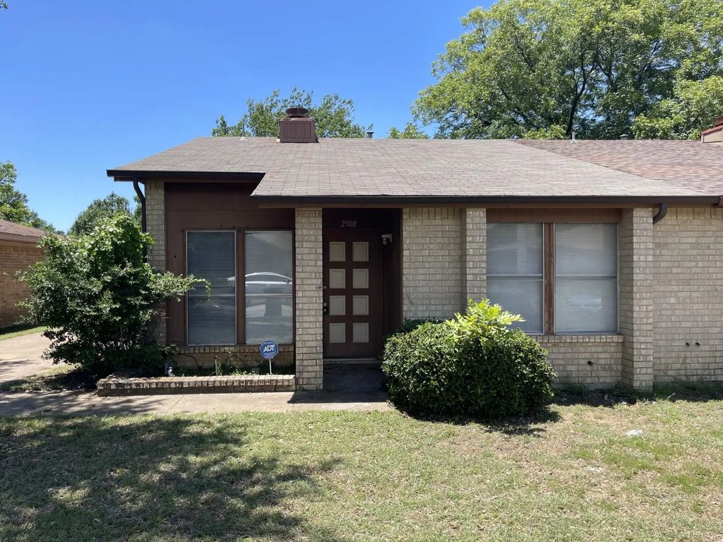 2508 Lido Lane, Arlington