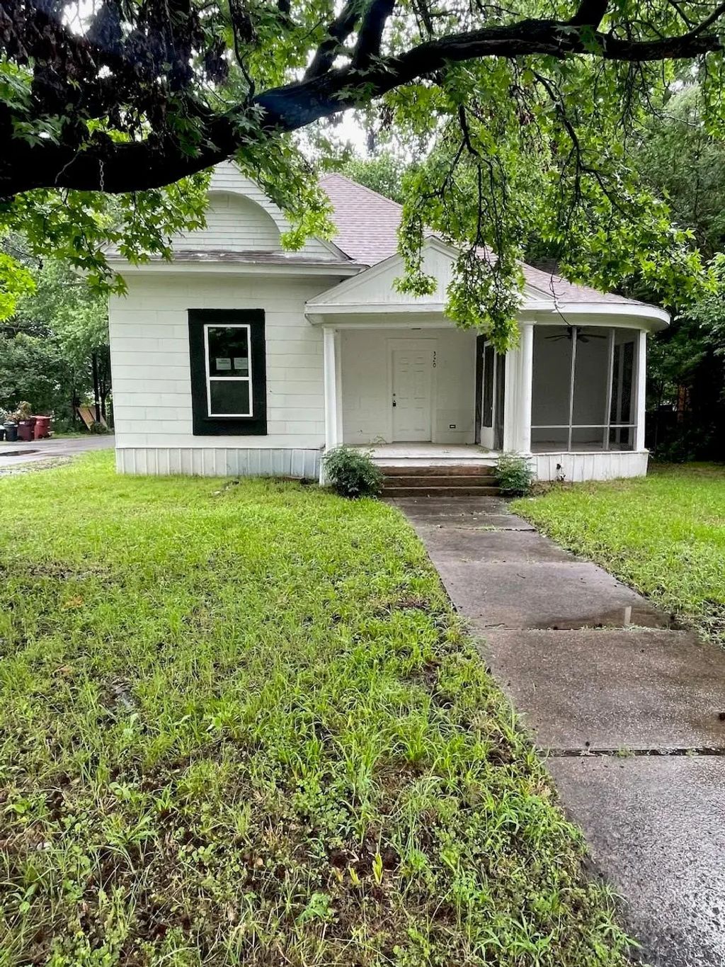 320 W 6th Street, Bonham