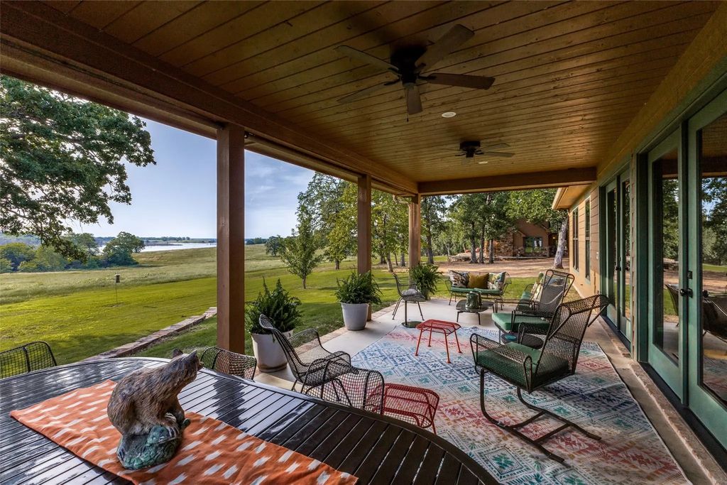 1955 County Road 2980, Windom