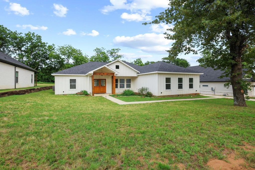 1834 S Park Avenue, Denison