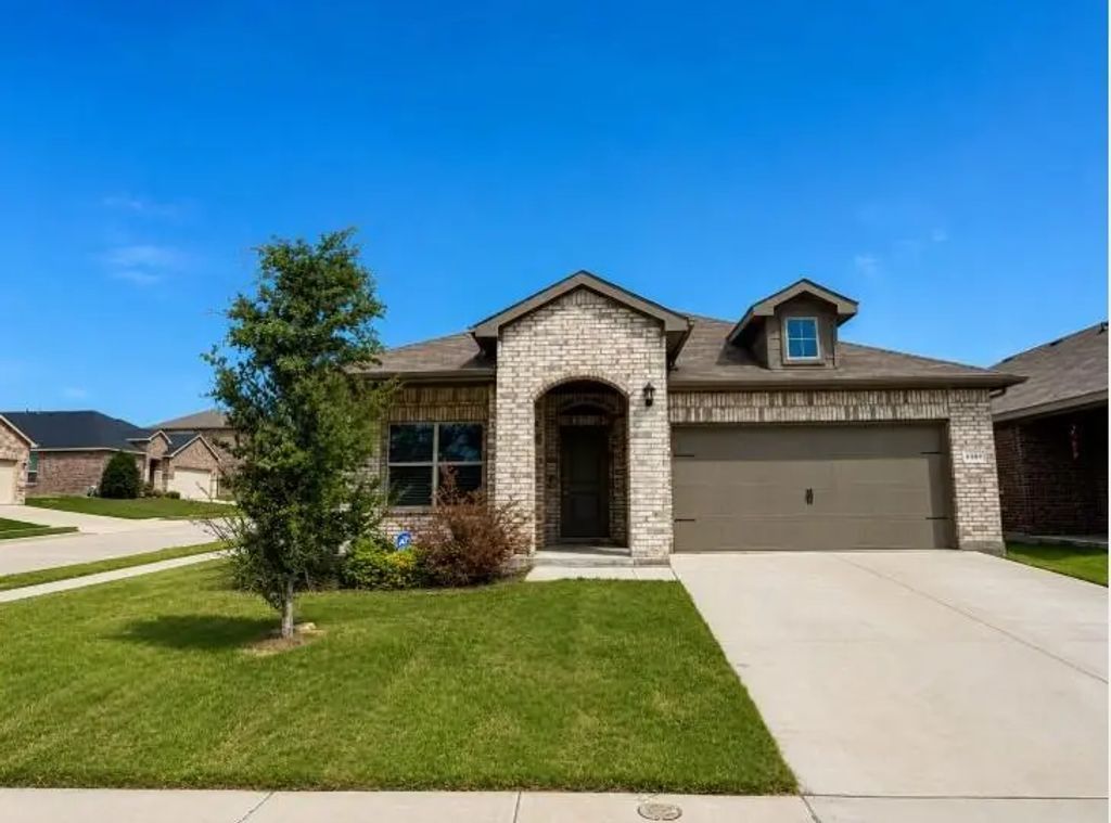 8301 Twisted Pine Way, Fort Worth