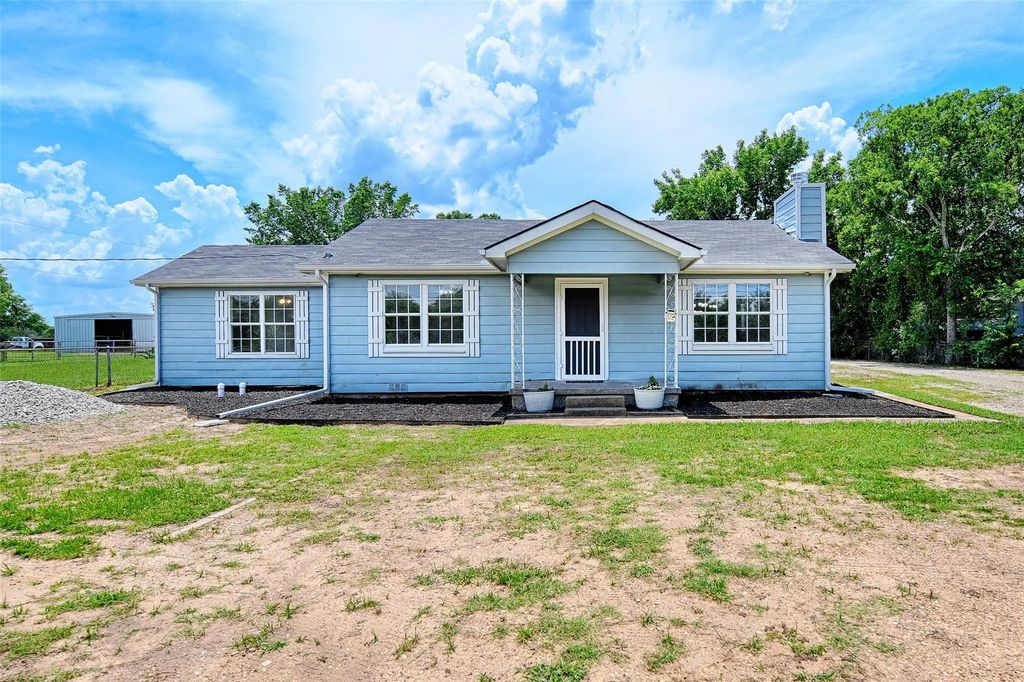 2619 E Seagoville Road, Seagoville