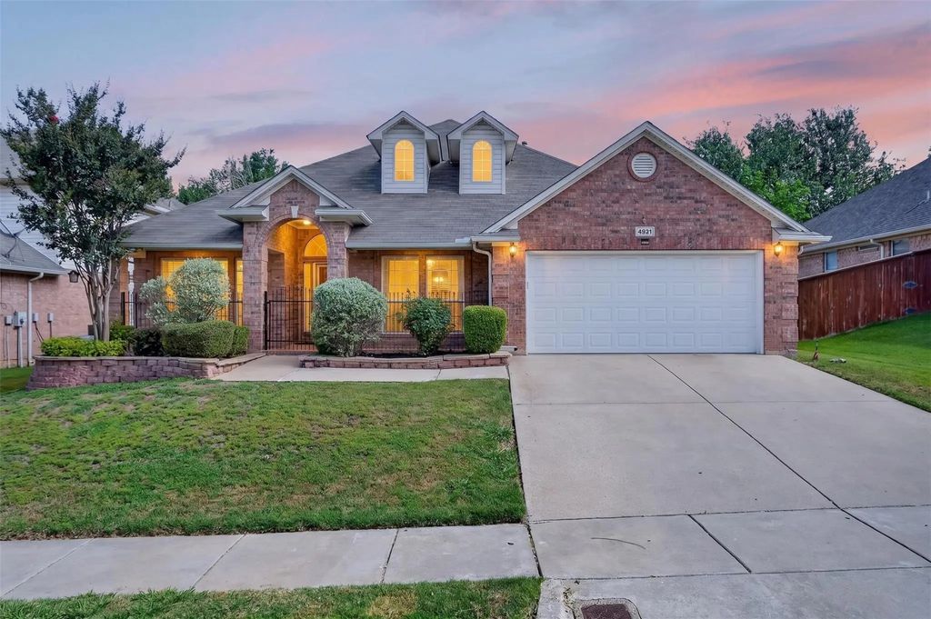 4821 Diamond Trace Trail, Fort Worth