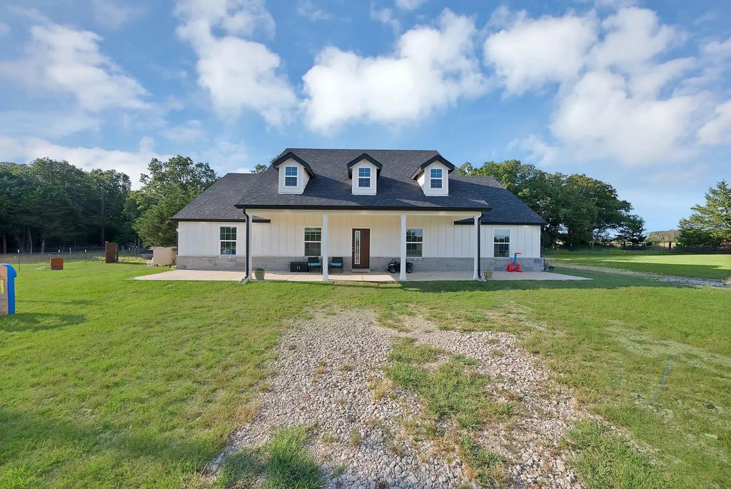420 County Road 1130, Cumby