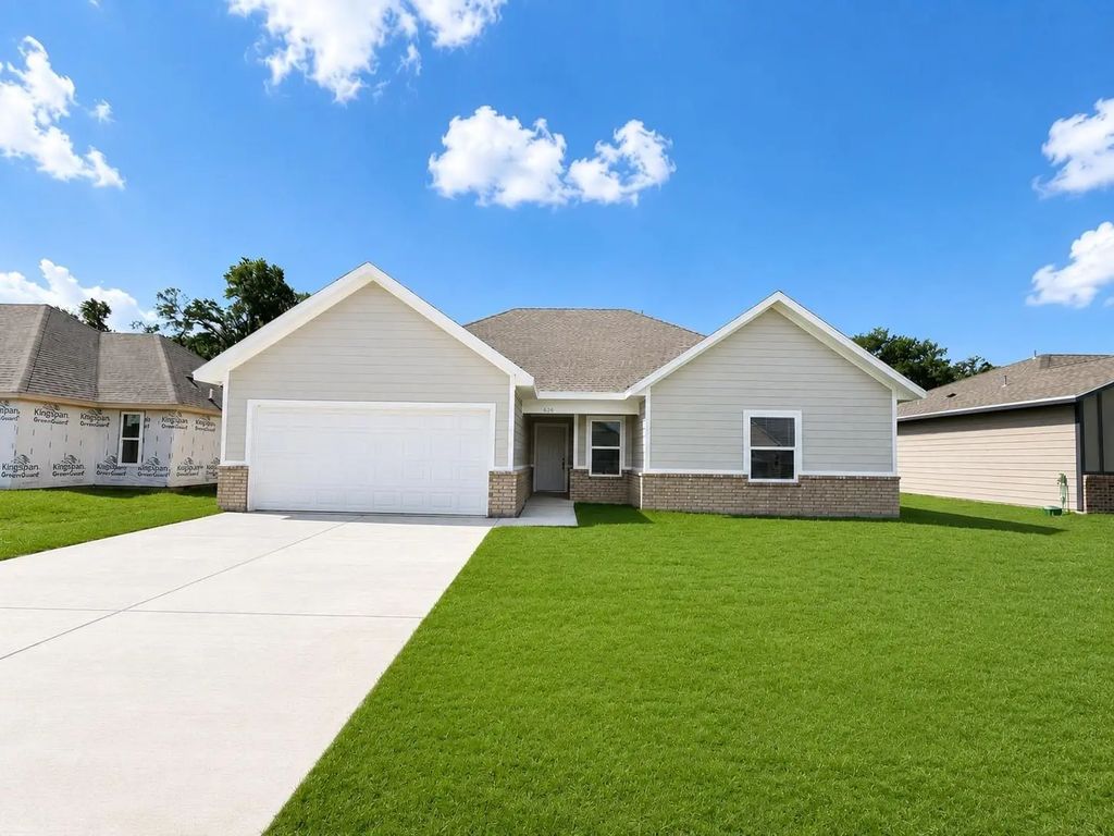 636 Crockett Drive, Cleburne