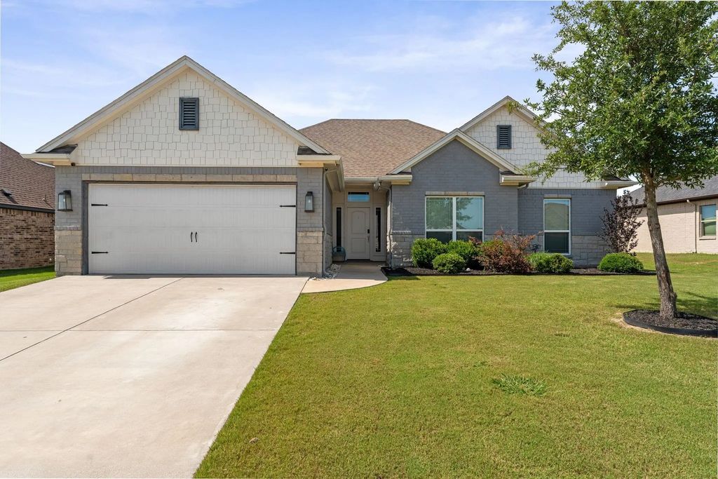 219 Bayless Avenue, Godley
