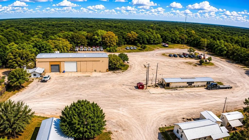8523 Hwy 271 South Highway, Powderly