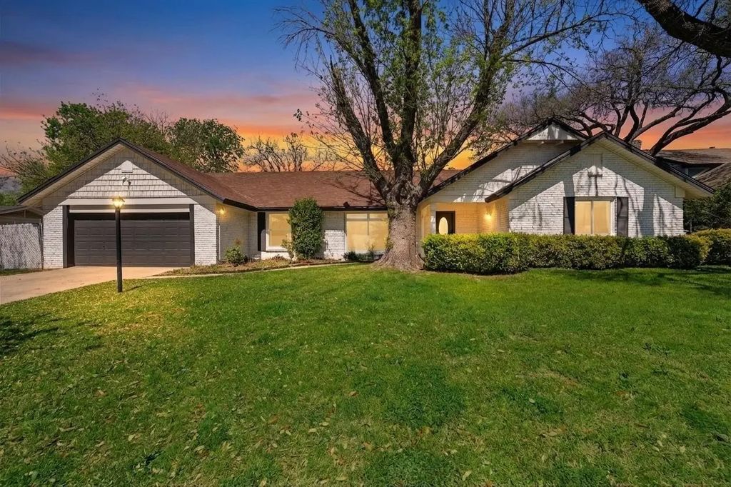 8116 Bangor Drive, Benbrook