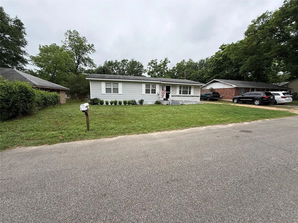 306 Floyd Street, Winnsboro