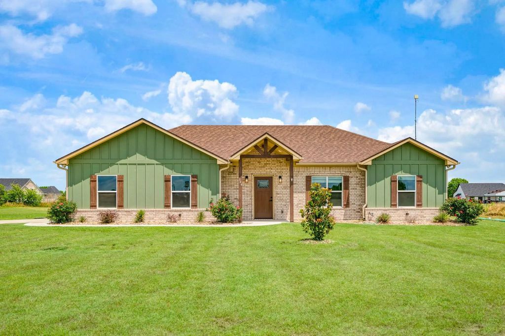 204 Private Road 33083, Sumner