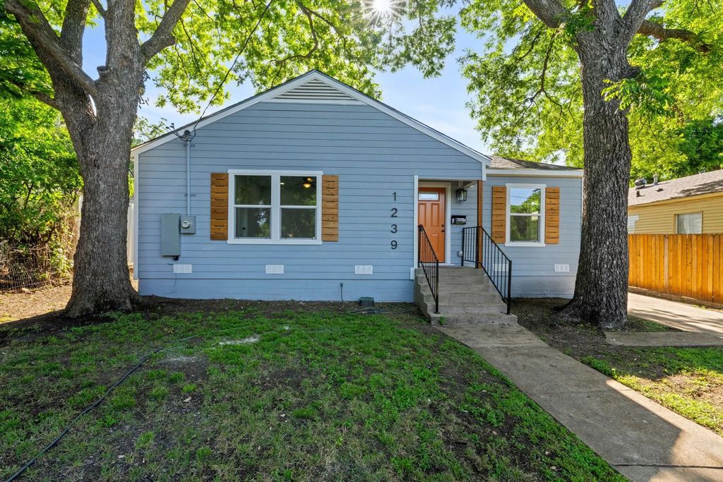 1239 Tarpley Avenue, Dallas