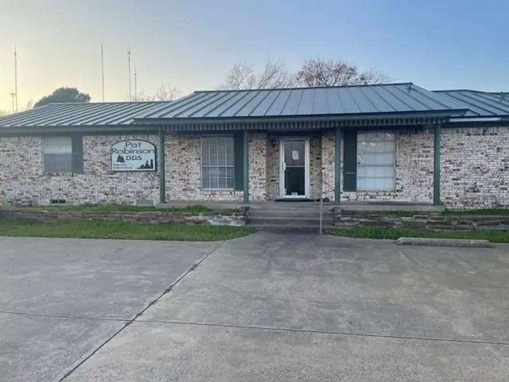 311 S Highway 67, Cedar Hill