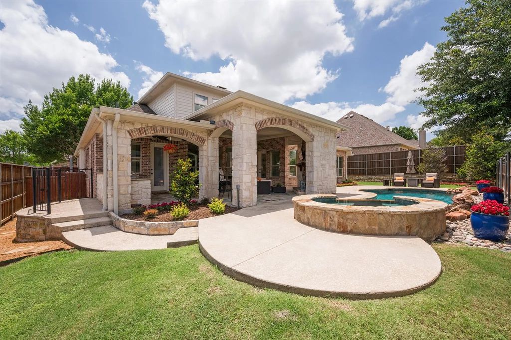 821 Kiowa Drive, Prosper