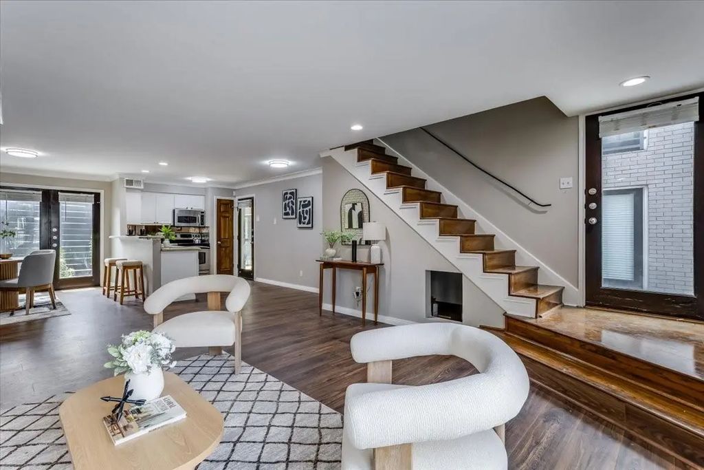 10109 Regal Park Lane 117, Dallas