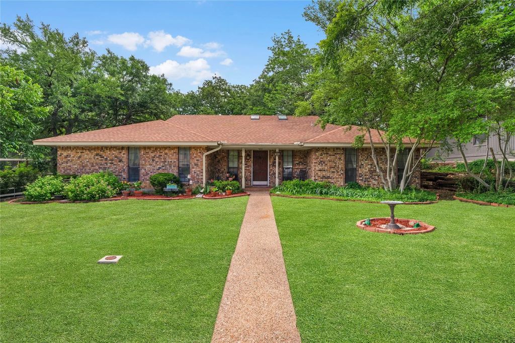 1455 Warrington Court, Fort Worth