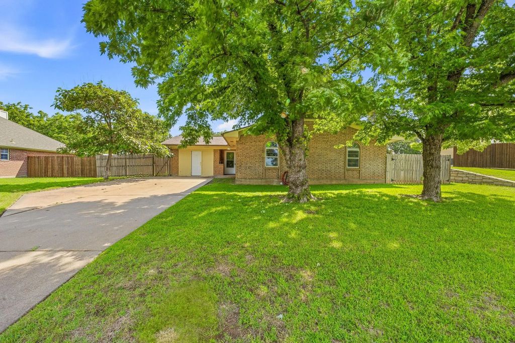 231 Choctaw Drive, Stephenville