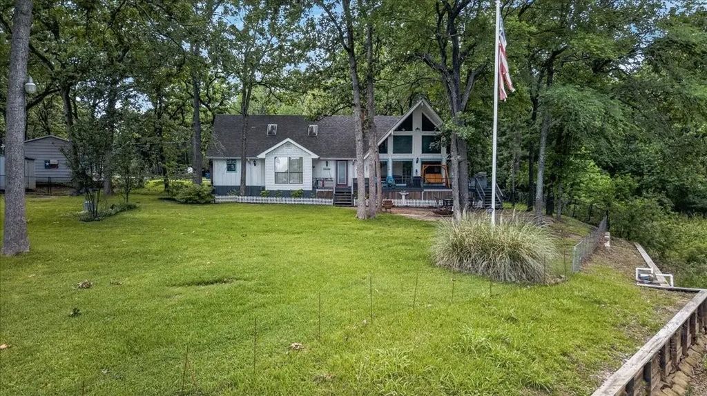 110 Punto Pescador, Gun Barrel City