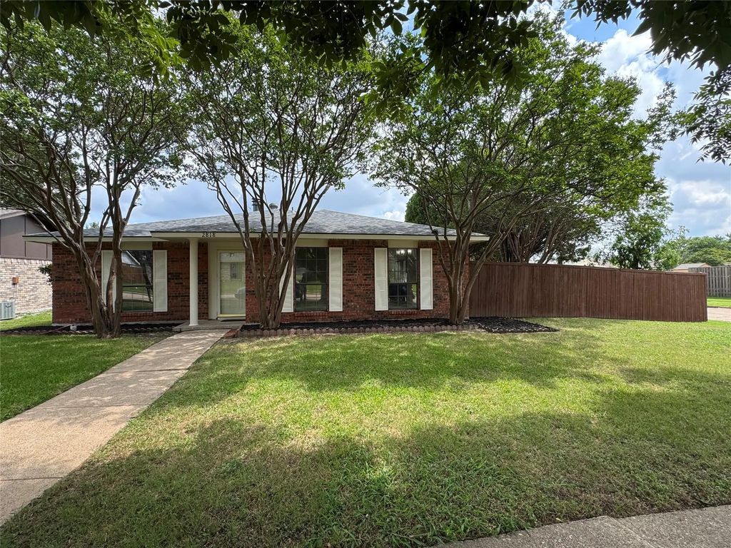 2818 Gayle Drive, Garland
