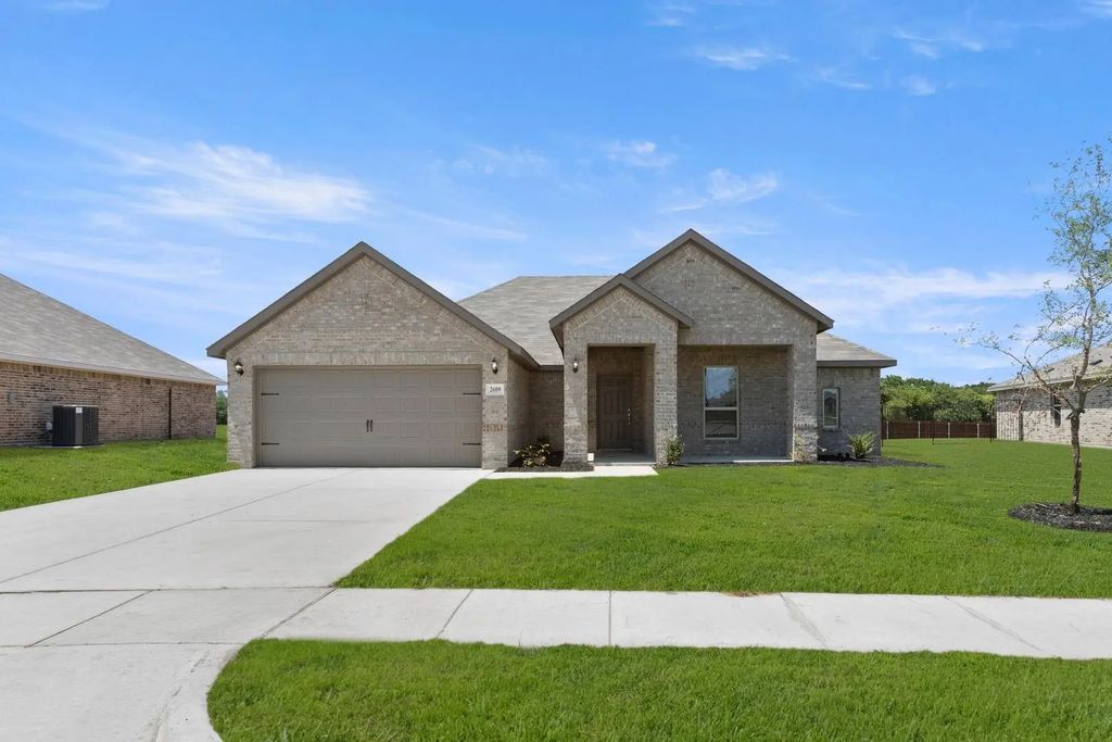 2609 River Bank Drive, Burleson