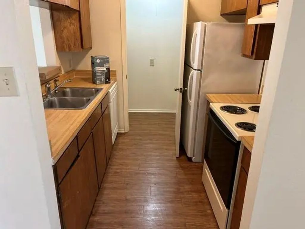 3321 Fallmeadow Street 3321 & 3323, Denton