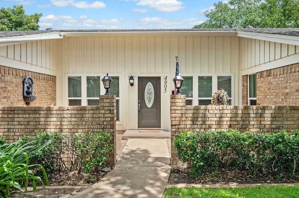 4905 Granite Shoals Avenue, Fort Worth