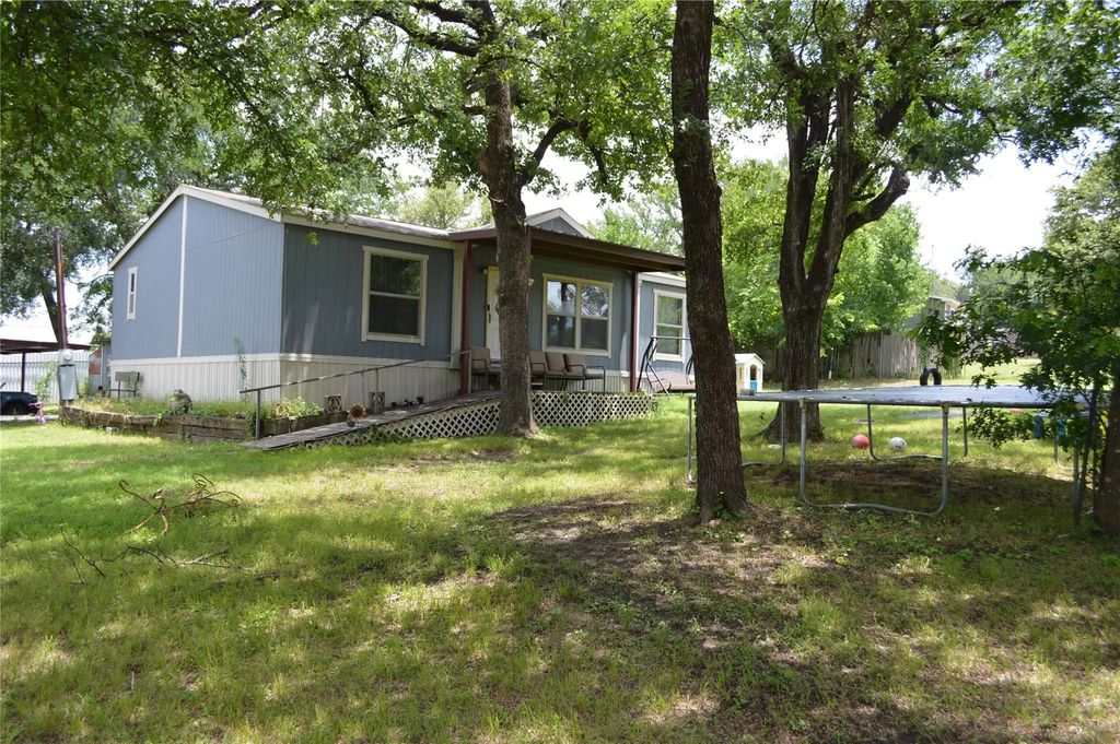 6112 Big Wood Court, Fort Worth