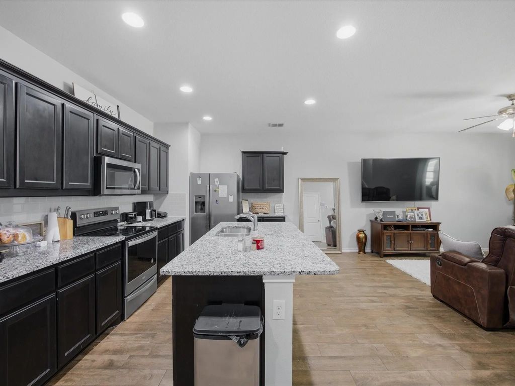 420 Milverton Drive, Fort Worth