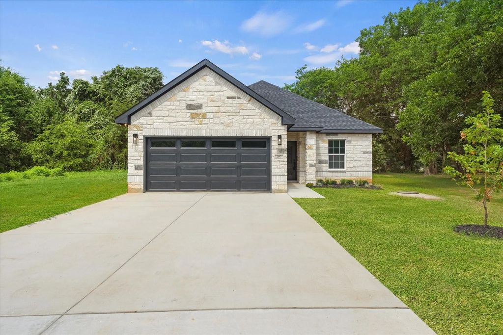 203 Kalura Way, Tool