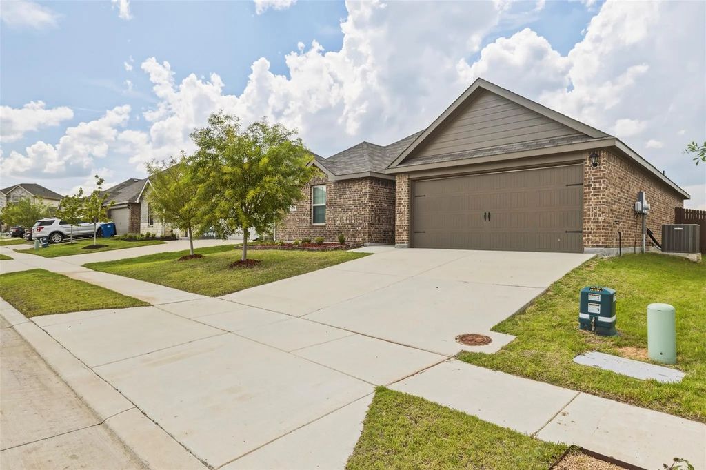1210 Grand View Drive, Ennis